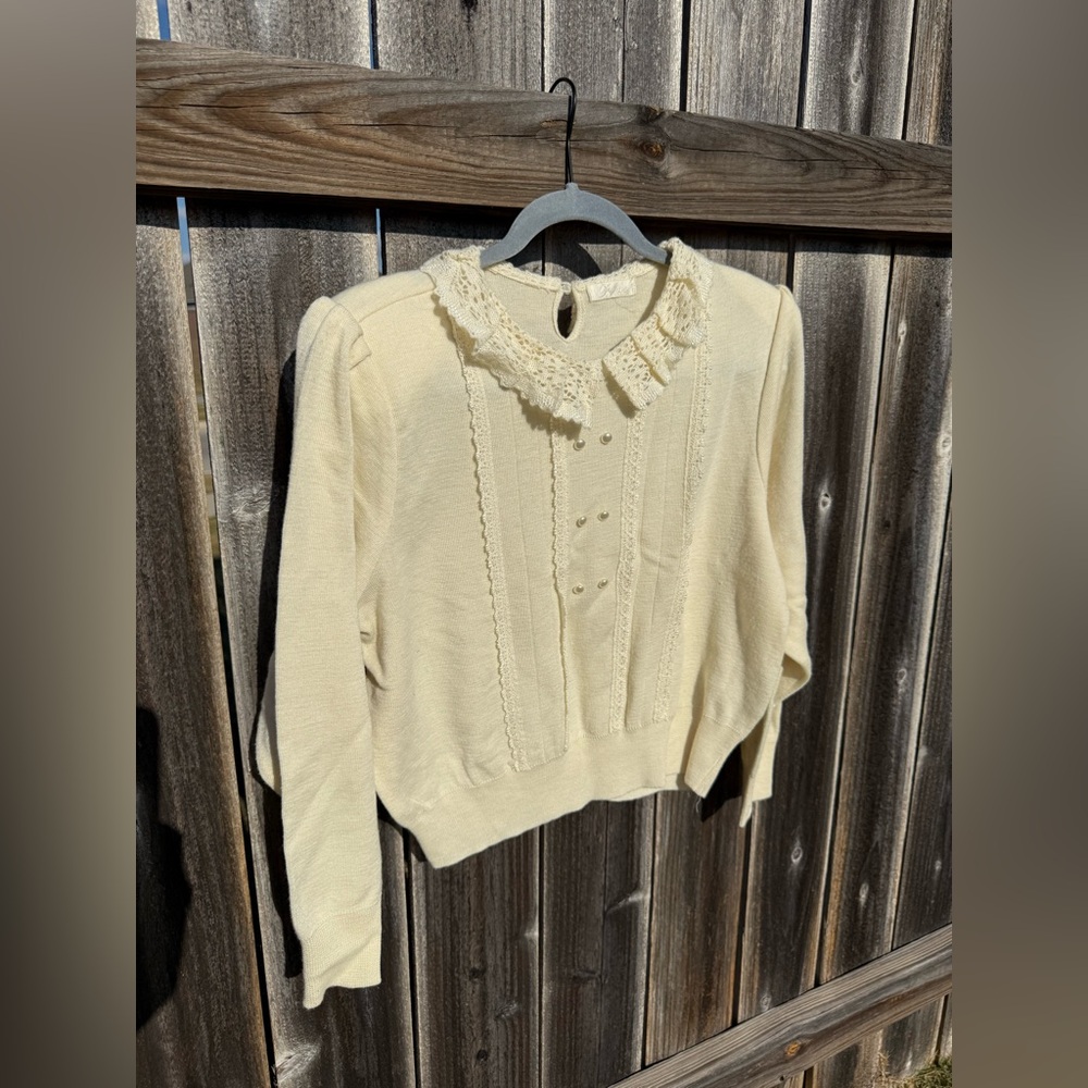 Vintage Pekoe Cream Lace Collar Sweater